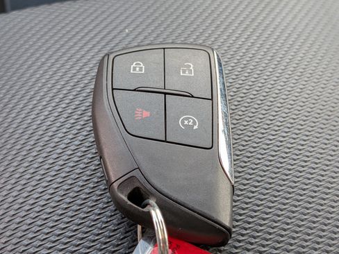 Used 2025 Chevrolet Equinox LT FWD image 32