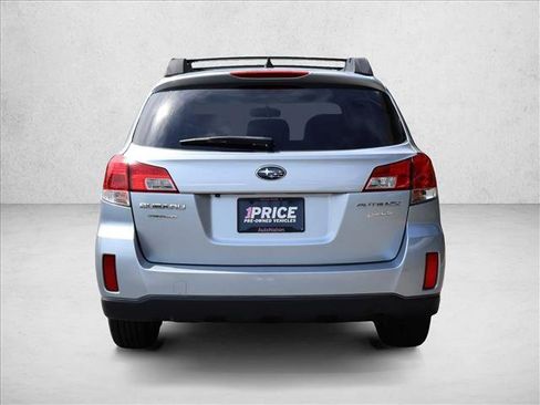Used 2014 Subaru Outback 2.5i Limited w/ Moonroof Package AWD/4WD image 9