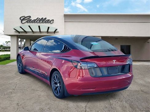 Used 2021 Tesla Model 3 Standard Range Plus image 3