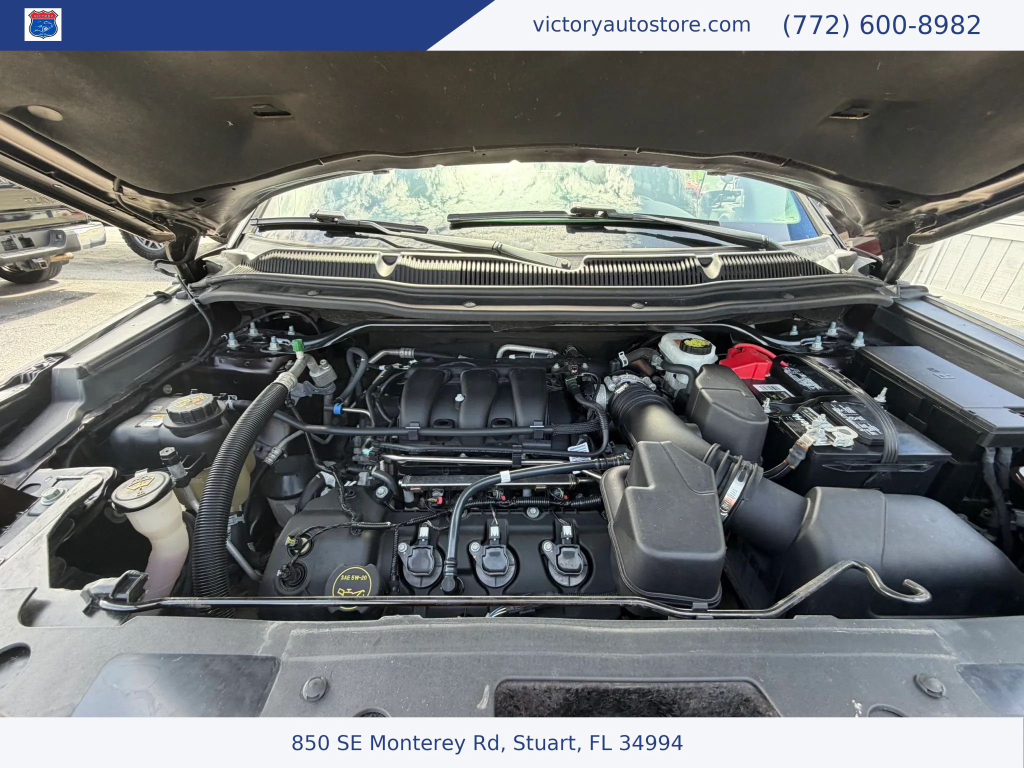 Used 2018 Ford Explorer XLT w/ Equipment Group 202A AWD/4WD image 27
