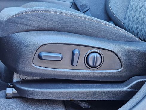 Used 2024 Chevrolet Equinox LT image 20