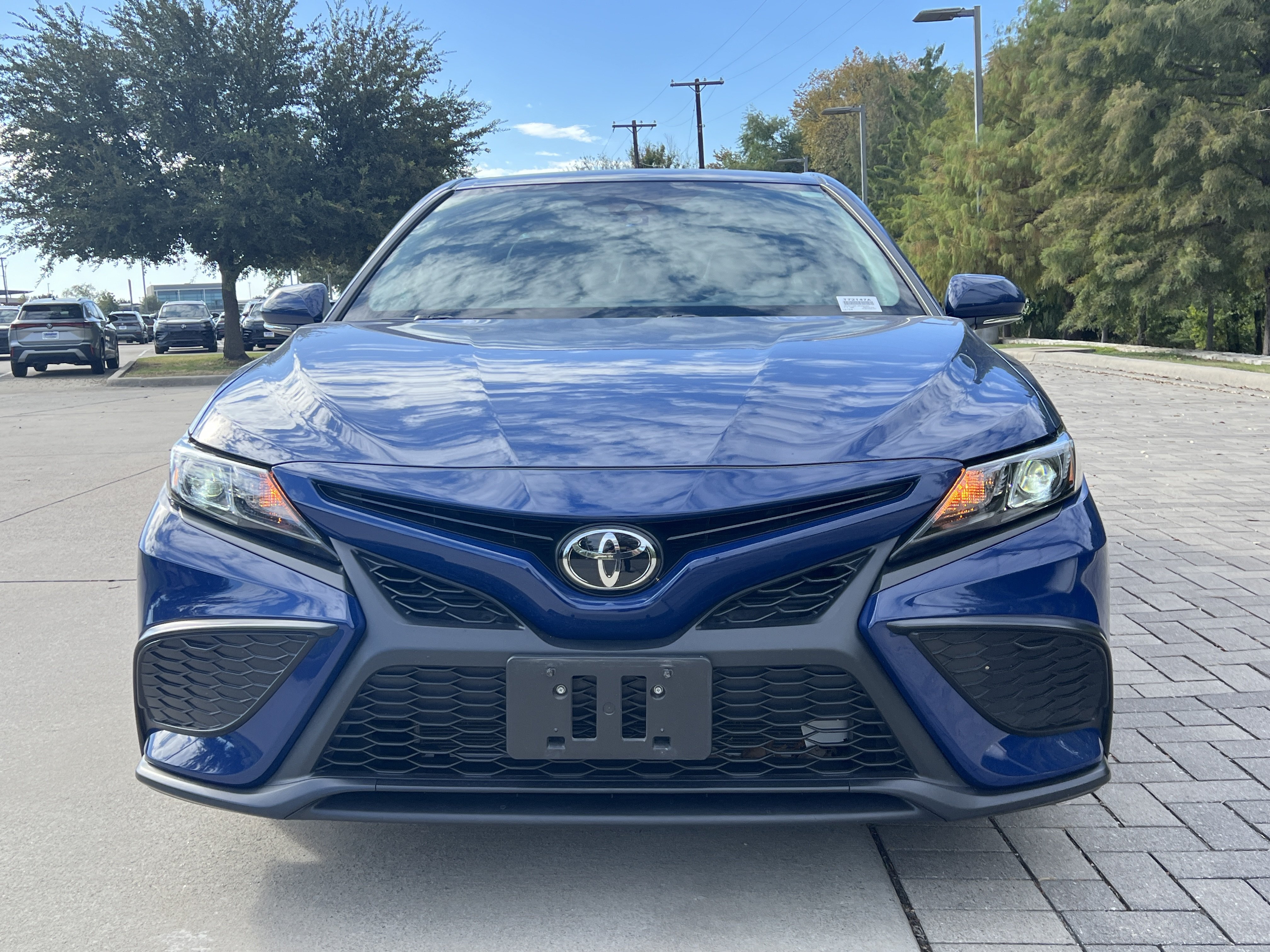 Used 2024 Toyota Camry SE FWD image 3