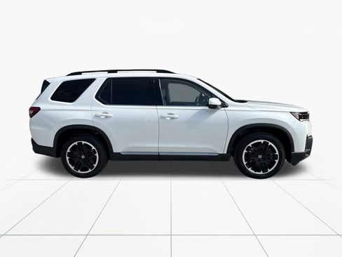 New 2026 Honda Pilot Touring image 9