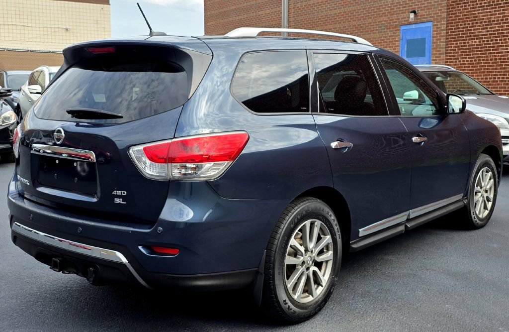 Used 2015 Nissan Pathfinder SL AWD/4WD image 2