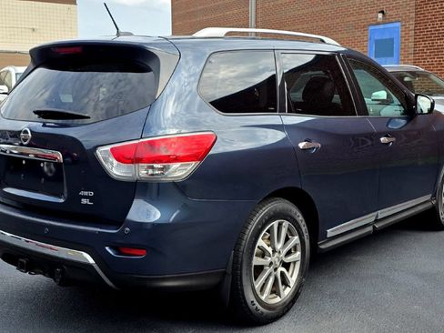 Used 2015 Nissan Pathfinder SL AWD/4WD image 2