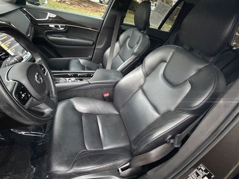 Used 2018 Volvo XC90 T5 Momentum w/ Momentum Plus Package image 31