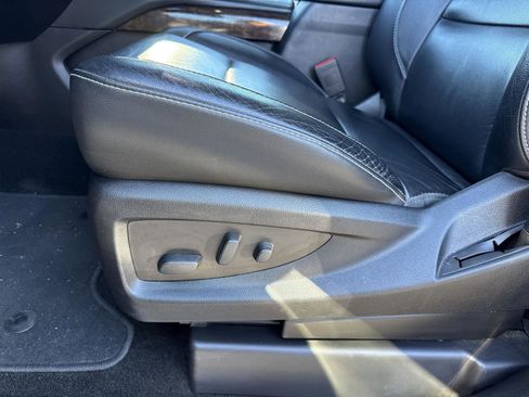 Used 2018 Chevrolet Tahoe LT image 16