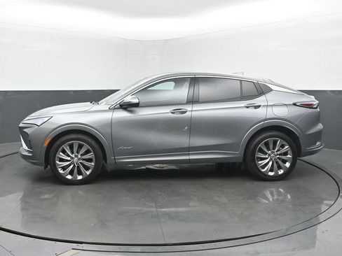 Used 2025 Buick Envista Avenir FWD image 2