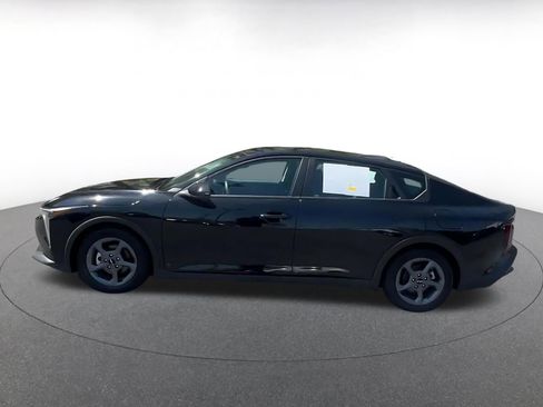 Used 2025 Kia K4 LXS image 9