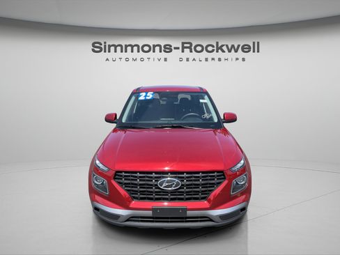 Used 2025 Hyundai Venue SE FWD image 8