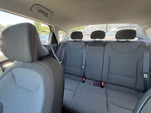 Used 2025 Kia K4 FWD image 38