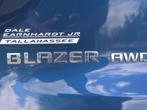 Used 2022 Chevrolet Blazer LT w/ Sound & Technology Package AWD/4WD image 36