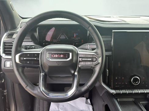 Used 2025 GMC Acadia Elevation AWD/4WD image 19