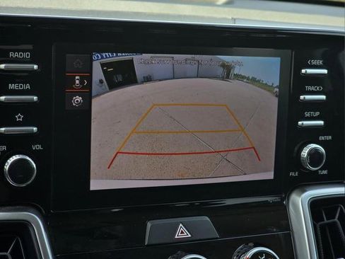 Used 2023 Kia Sorento LX FWD image 22