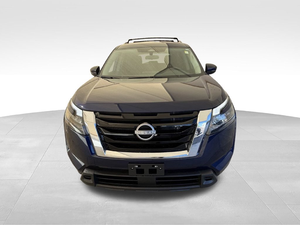 Used 2024 Nissan Pathfinder SV AWD/4WD image 5