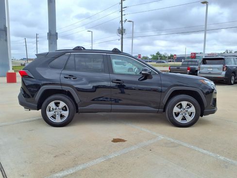 Certified 2025 Toyota RAV4 XLE w/ Convenience Package image 5