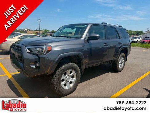 Certified 2022 Toyota 4Runner SR5 AWD/4WD image 1