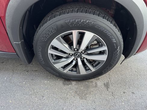 Used 2024 Nissan Pathfinder SL AWD/4WD image 37