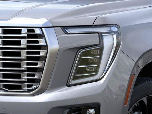 New 2026 GMC Yukon XL Denali w/ Denali Reserve Package RWD image 10