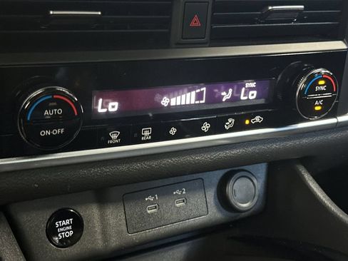 Used 2024 Nissan Rogue SV AWD/4WD image 20
