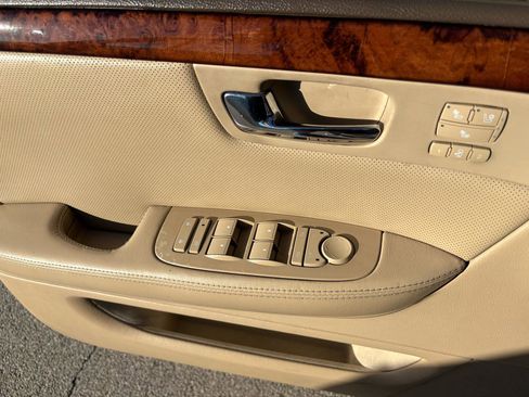 Used 2006 Cadillac DTS Performance image 13