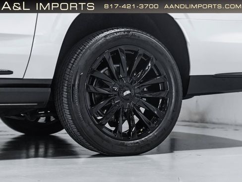 Used 2024 Cadillac Escalade ESV Premium Luxury w/ Performance Package AWD/4WD image 22