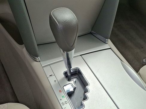 Used 2010 Toyota Camry FWD image 20