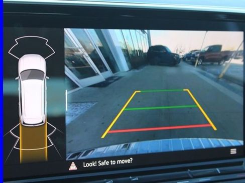 Used 2025 Volkswagen Atlas SE image 37