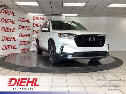 Used 2023 Honda Pilot Touring image 1