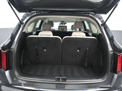 Used 2023 Kia Sorento S FWD image 57