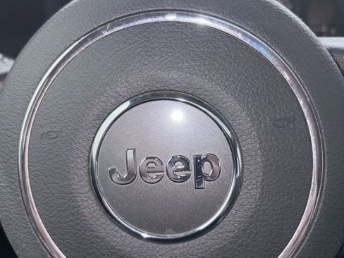Used 2016 Jeep Patriot High Altitude FWD image 29