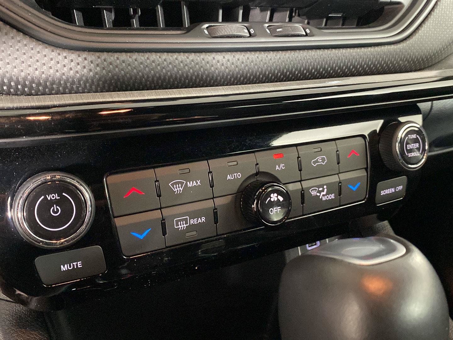 Used 2023 Jeep Compass Trailhawk w/ Trailhawk Convenience Group AWD/4WD image 12