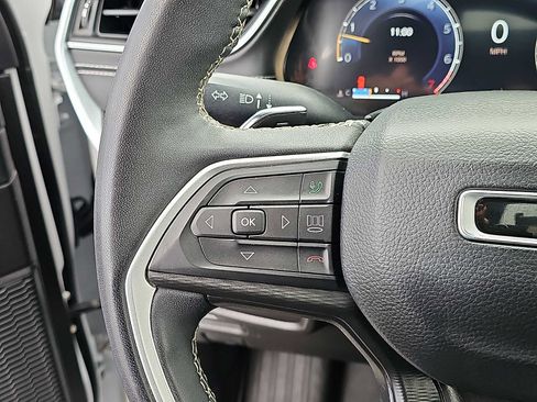 Used 2023 Jeep Grand Cherokee L Altitude image 24