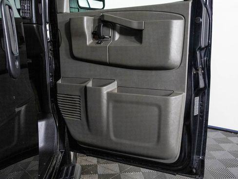 Used 2018 Chevrolet Express 3500 LT w/ LT Preferred Equipment Group image 39