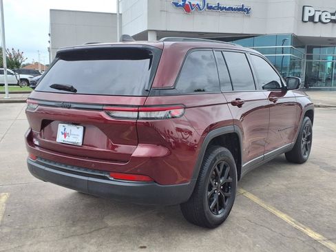Used 2024 Jeep Grand Cherokee Altitude RWD image 5