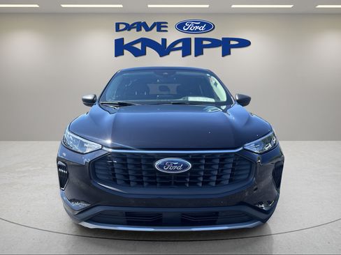 Used 2023 Ford Escape Active w/ Cold Weather Package FWD image 8