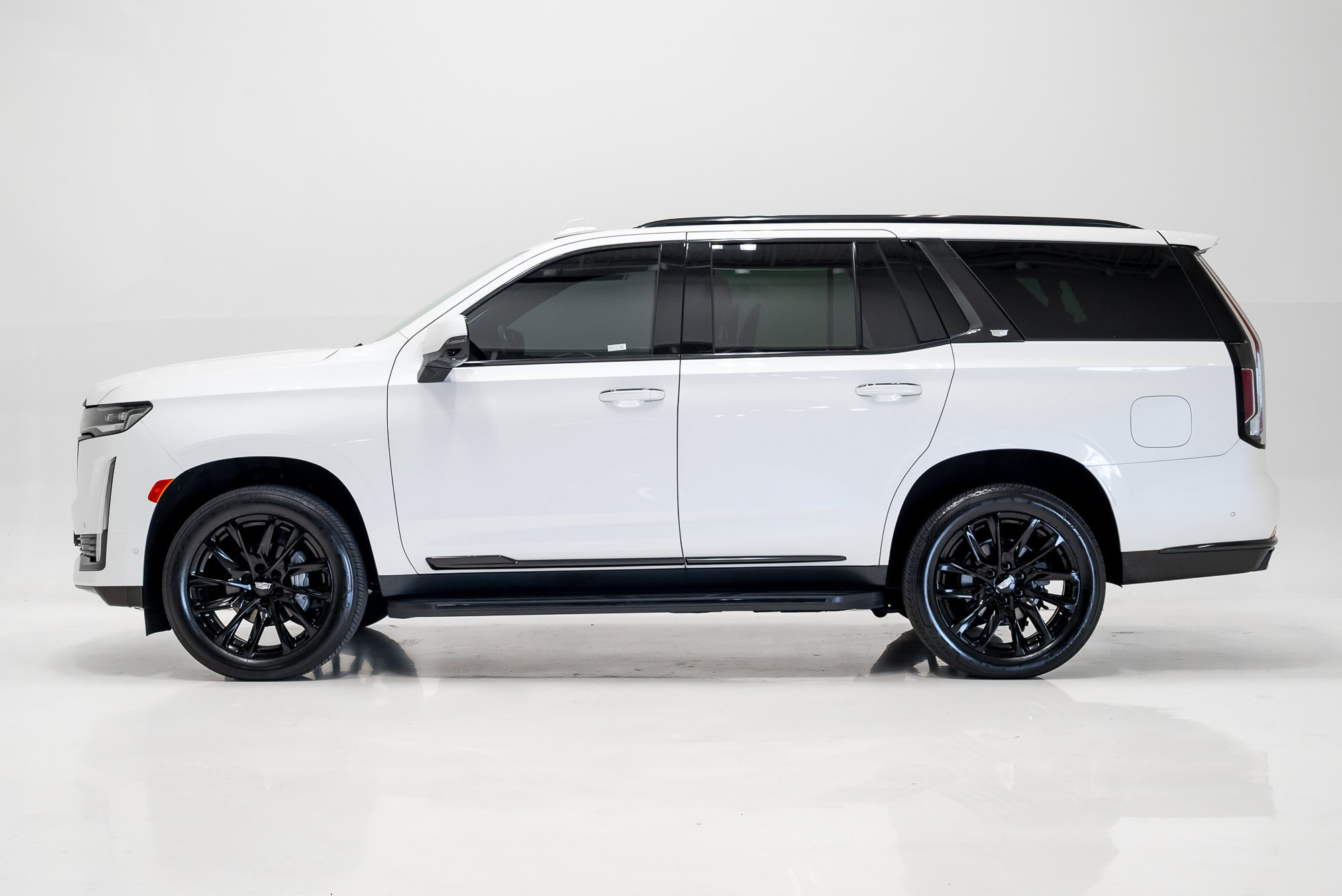 Used 2021 Cadillac Escalade Premium Luxury AWD/4WD image 30