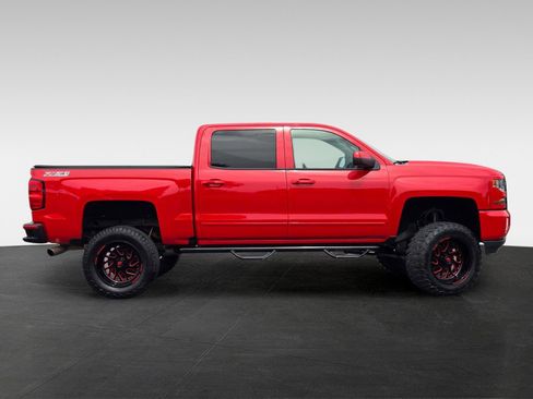 Used 2017 Chevrolet Silverado 1500 LT w/ LT Convenience Package AWD/4WD image 3