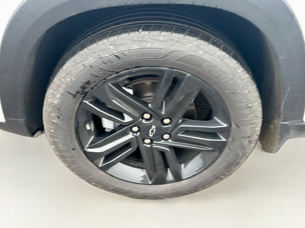 Used 2025 Chevrolet Trax ACTIV w/ Driver Confidence Package FWD image 32