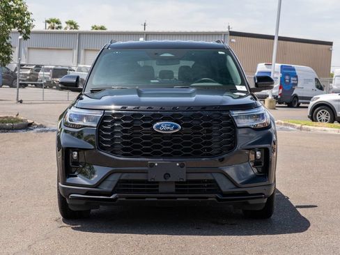 Used 2025 Ford Explorer ST-Line w/ Premium Package RWD image 2