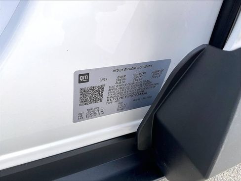 Used 2025 Chevrolet Trax LT w/ LT Convenience Package FWD image 31