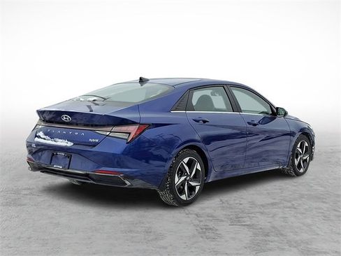 Used 2022 Hyundai Elantra Limited image 6