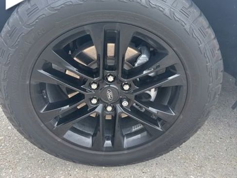 Used 2024 Ford Expedition XLT RWD image 7