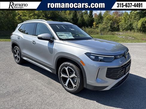 New 2025 Volkswagen Tiguan SE image 1