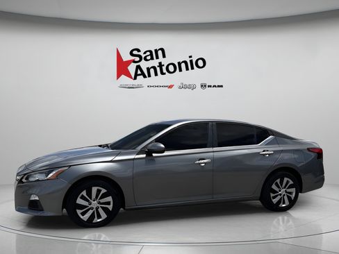 Used 2021 Nissan Altima 2.5 S FWD image 1