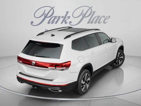 Used 2026 Volkswagen Atlas SE FWD image 6