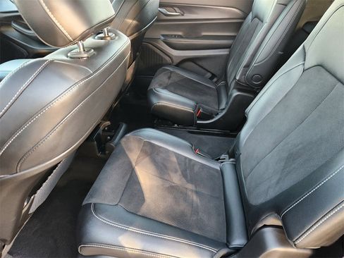 Used 2025 Jeep Grand Cherokee L Altitude image 27