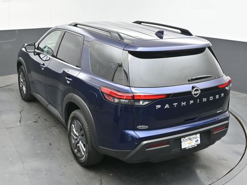 Used 2025 Nissan Pathfinder SV AWD/4WD image 33