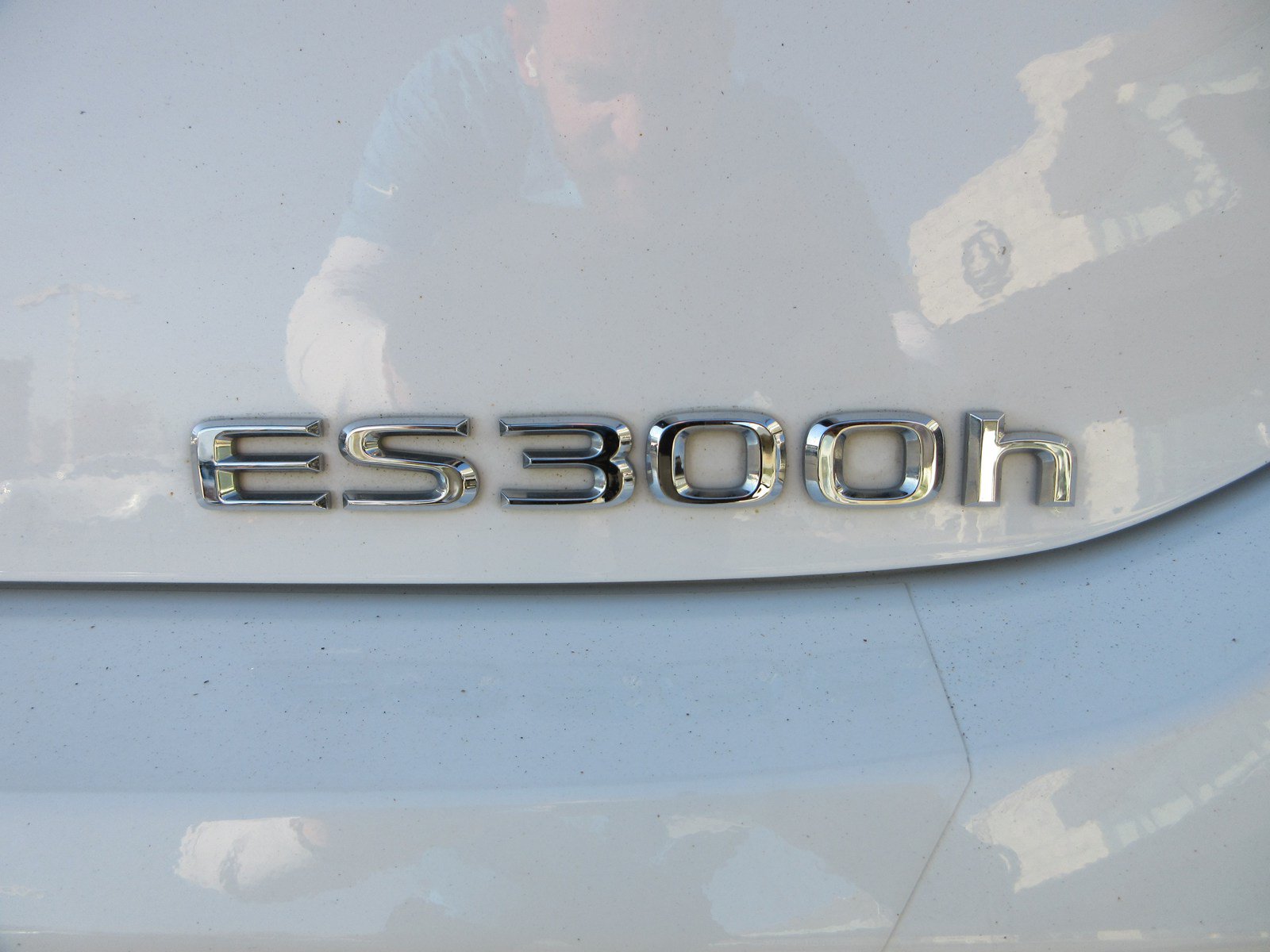 Used 2023 Lexus ES 300h w/ Accessory Package (Z2) FWD image 9