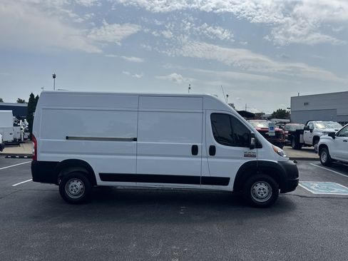 Used 2021 RAM ProMaster 2500 FWD image 2